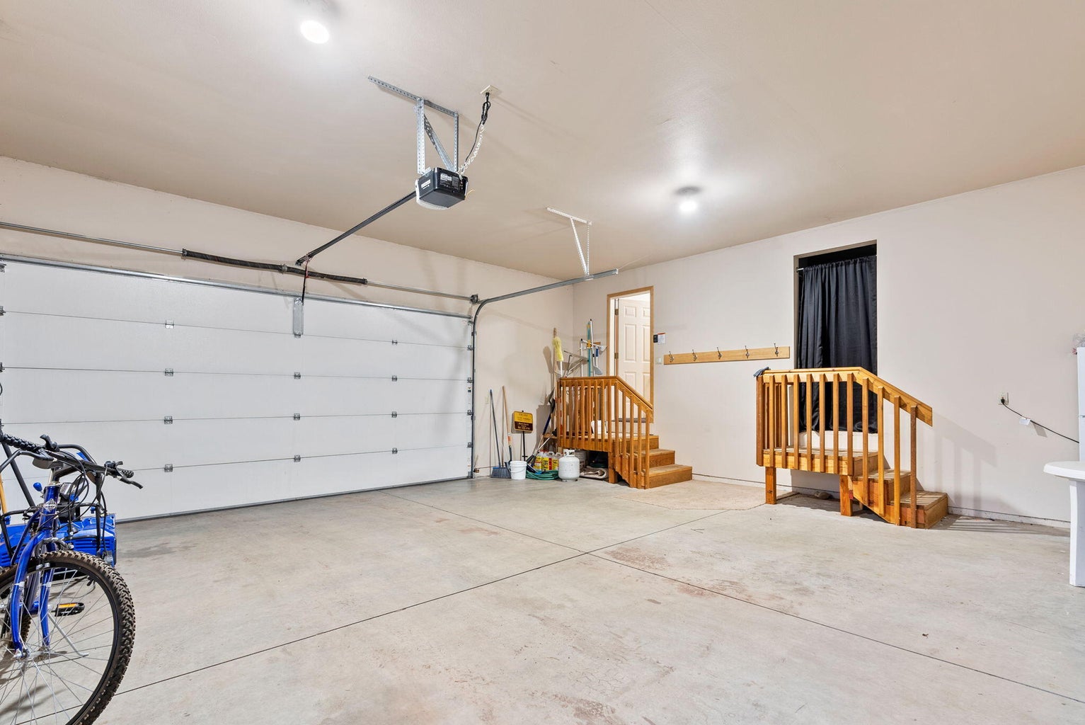 Photo of 57584 Whistler Lane 10 of 29