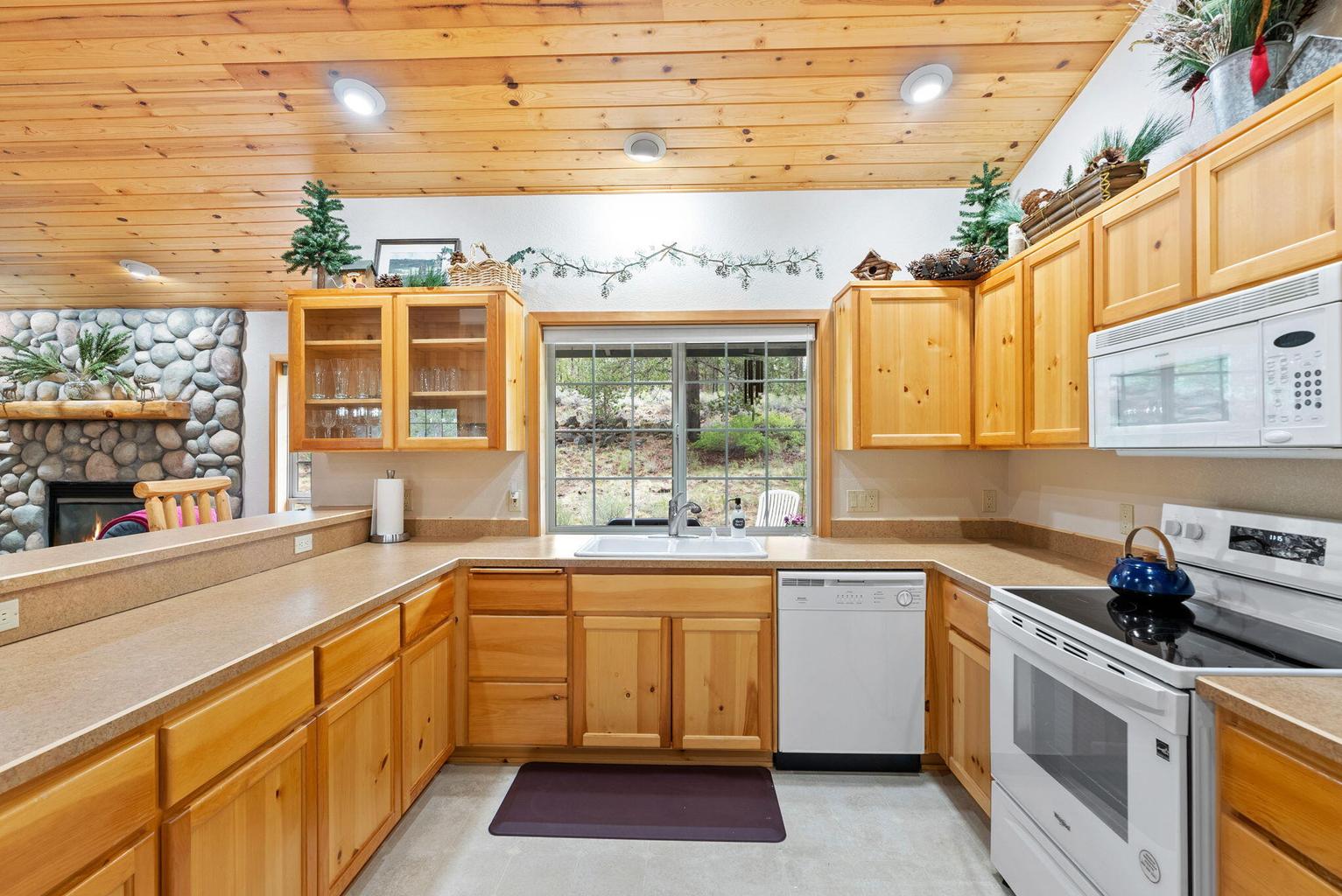 Photo of 57584 Whistler Lane 11 of 29