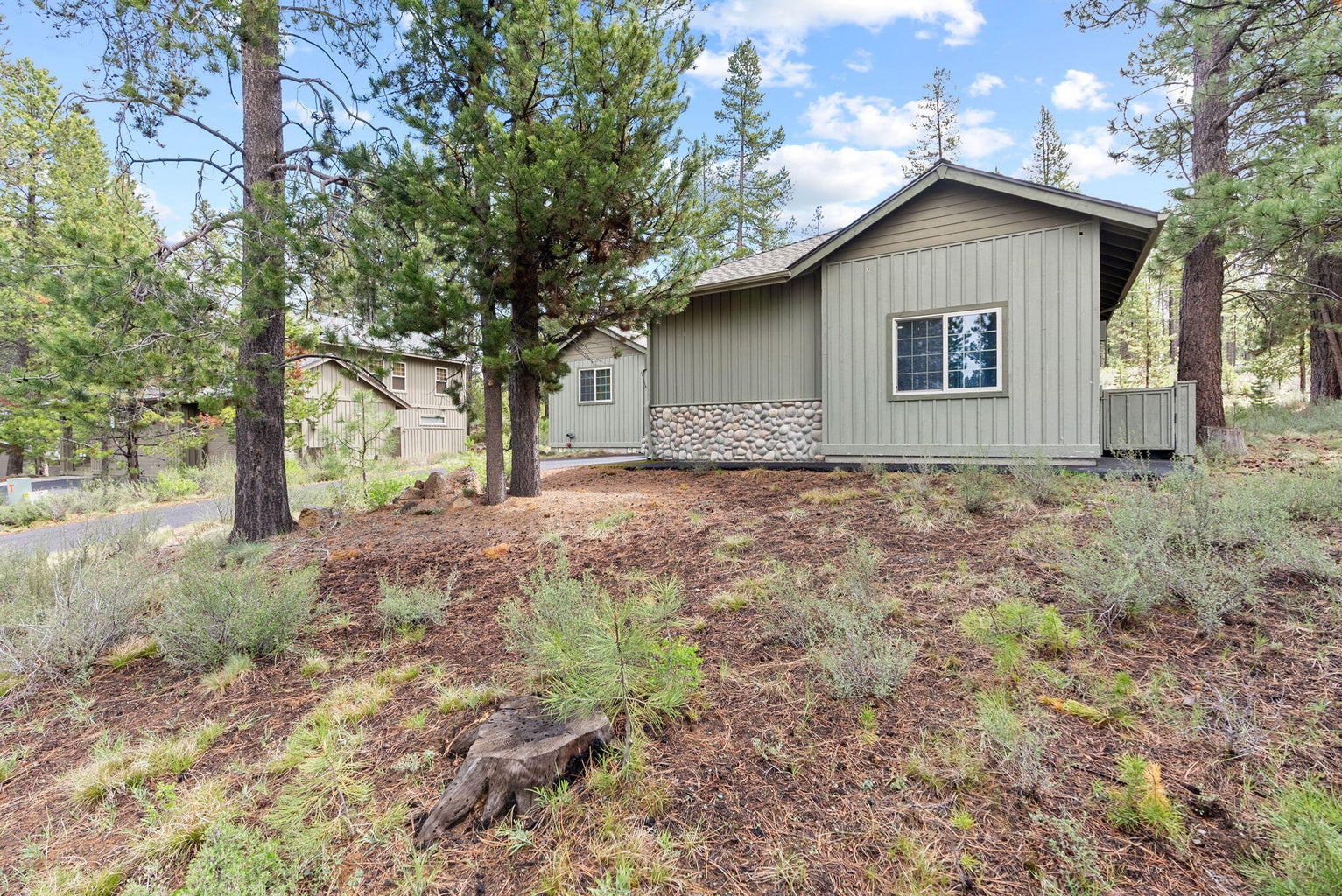 Photo of 57584 Whistler Lane 12 of 29