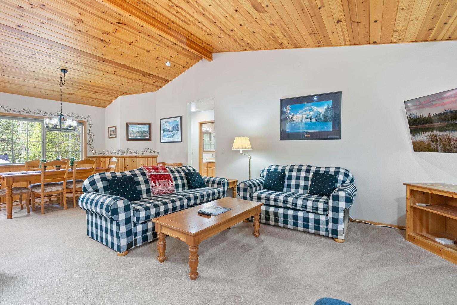 Photo of 57584 Whistler Lane 14 of 29