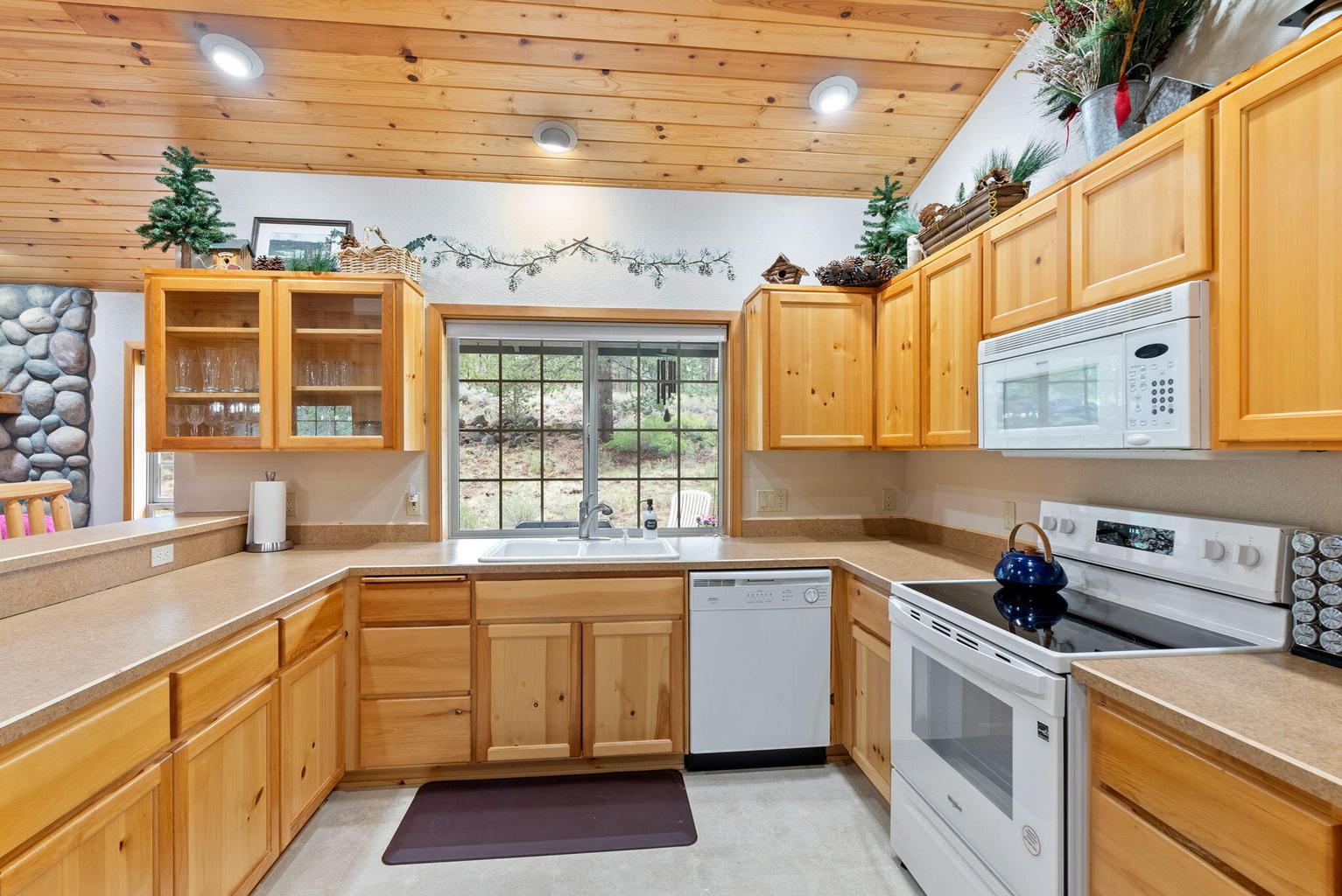 Photo of 57584 Whistler Lane 24 of 29