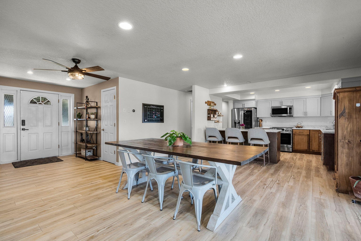 Photo of 851 SE Rancho Lane 7 of 51