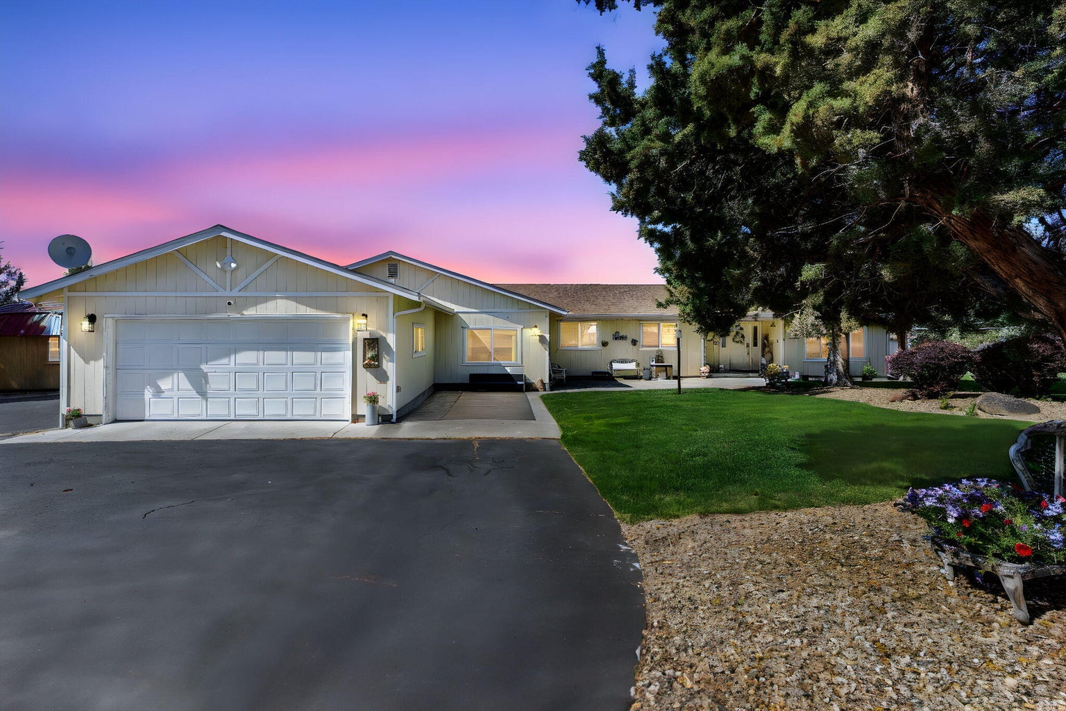 Photo of 851 SE Rancho Lane 1 of 51