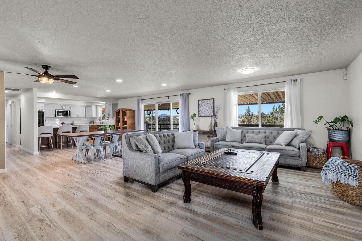 Photo of 851 SE Rancho Lane 4 of 51