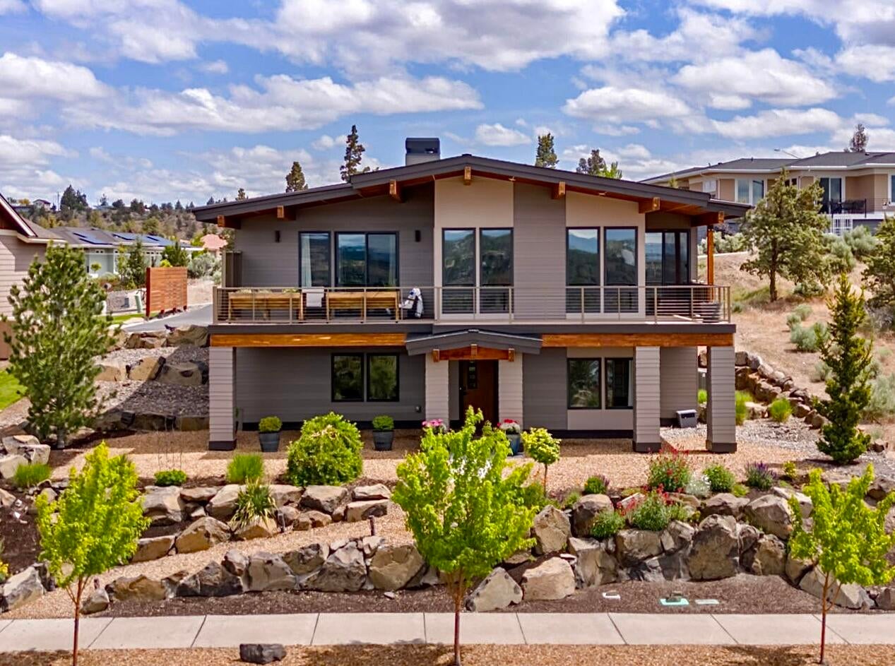 Photo of 454 SE Manzanita Drive 4 of 65