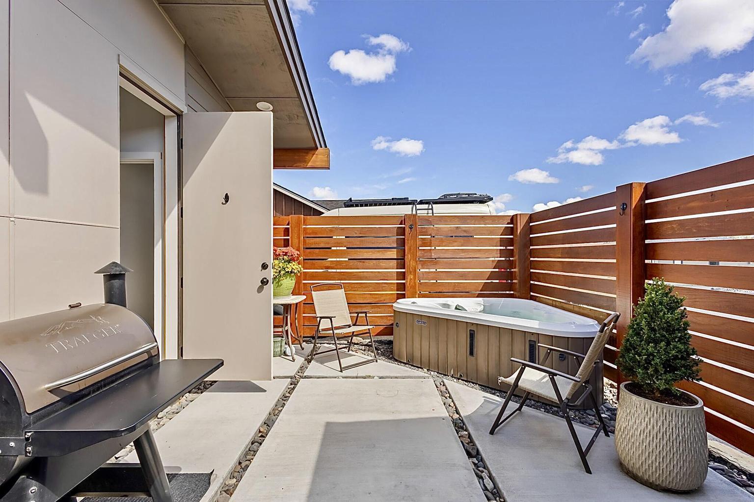 Photo of 454 SE Manzanita Drive 24 of 65