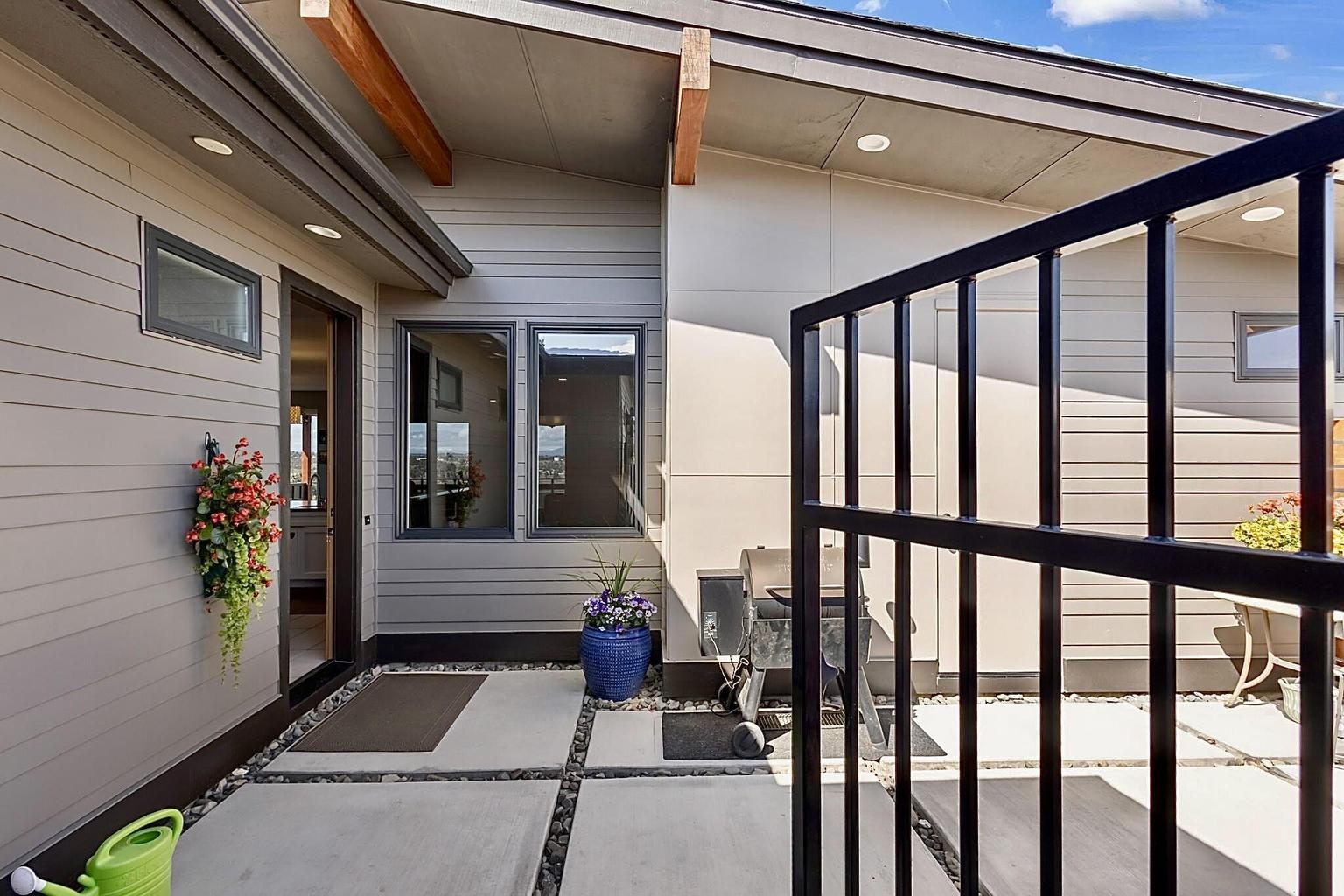 Photo of 454 SE Manzanita Drive 12 of 65