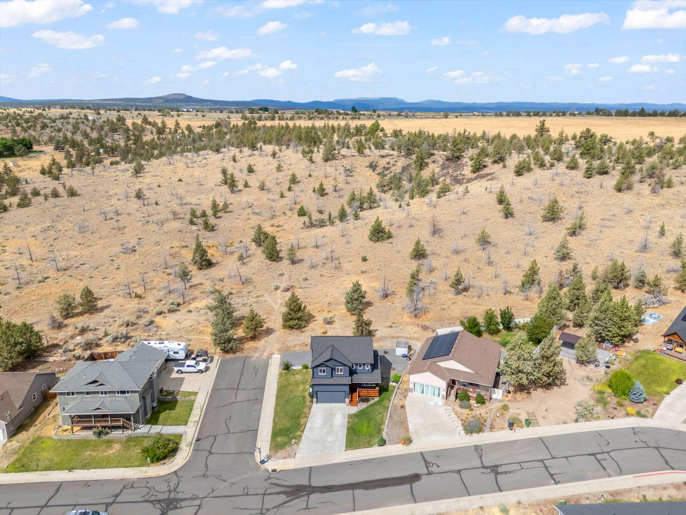 Photo of 558 SW Cedar Hill Drive 34 of 40