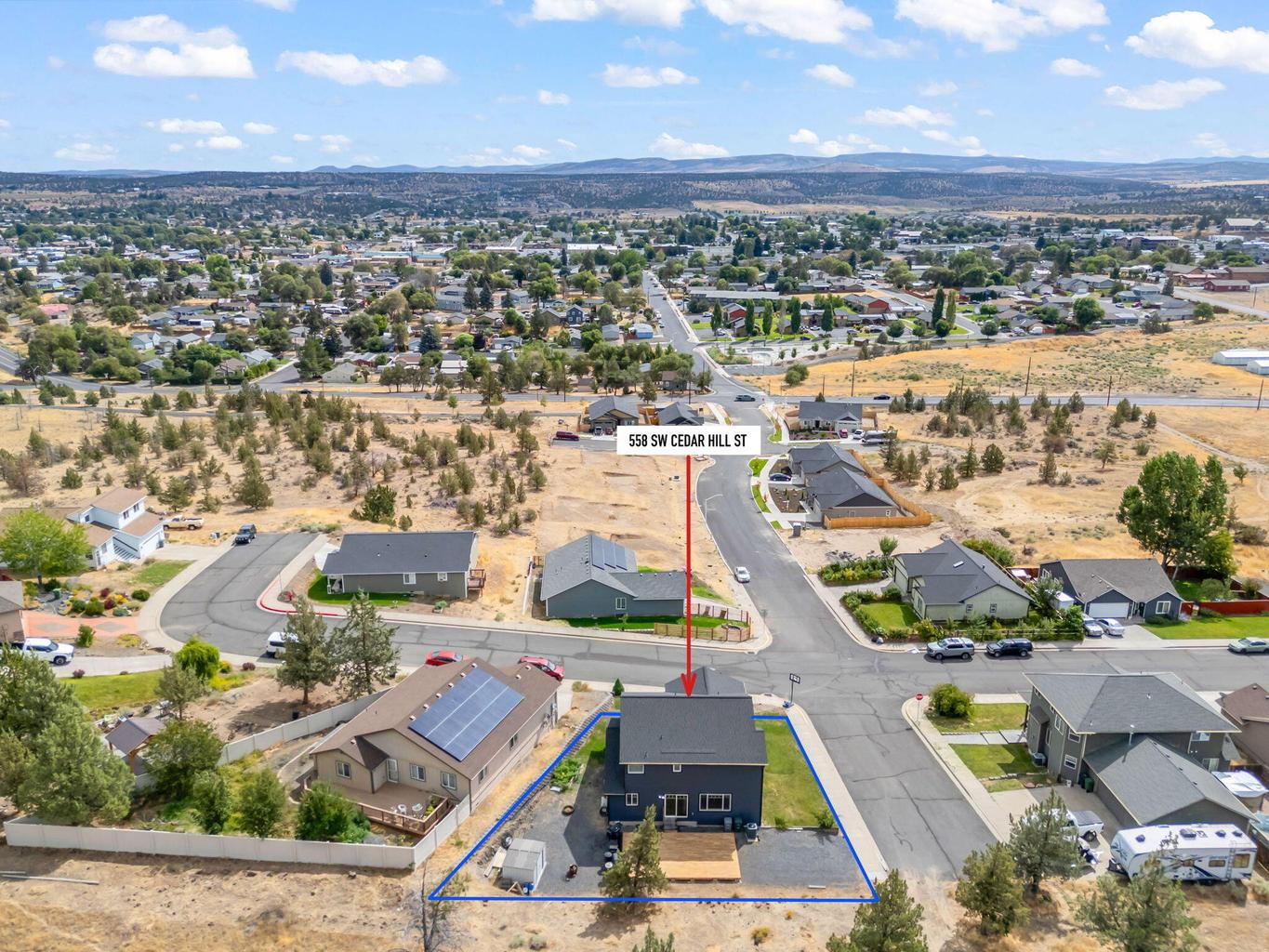 Photo of 558 SW Cedar Hill Drive 37 of 40
