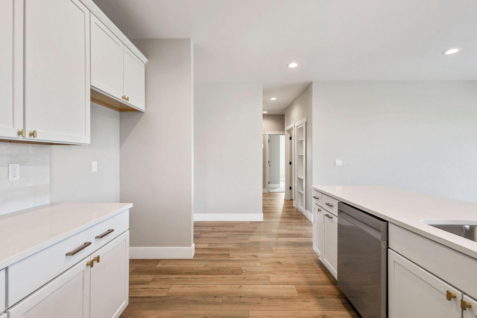 Photo of 420 SE Manzanita Drive 9 of 35