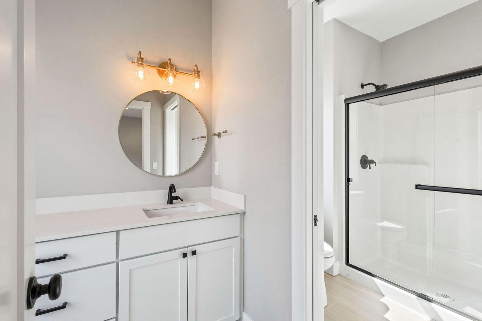 Master bath, dual sinks and walk in shower