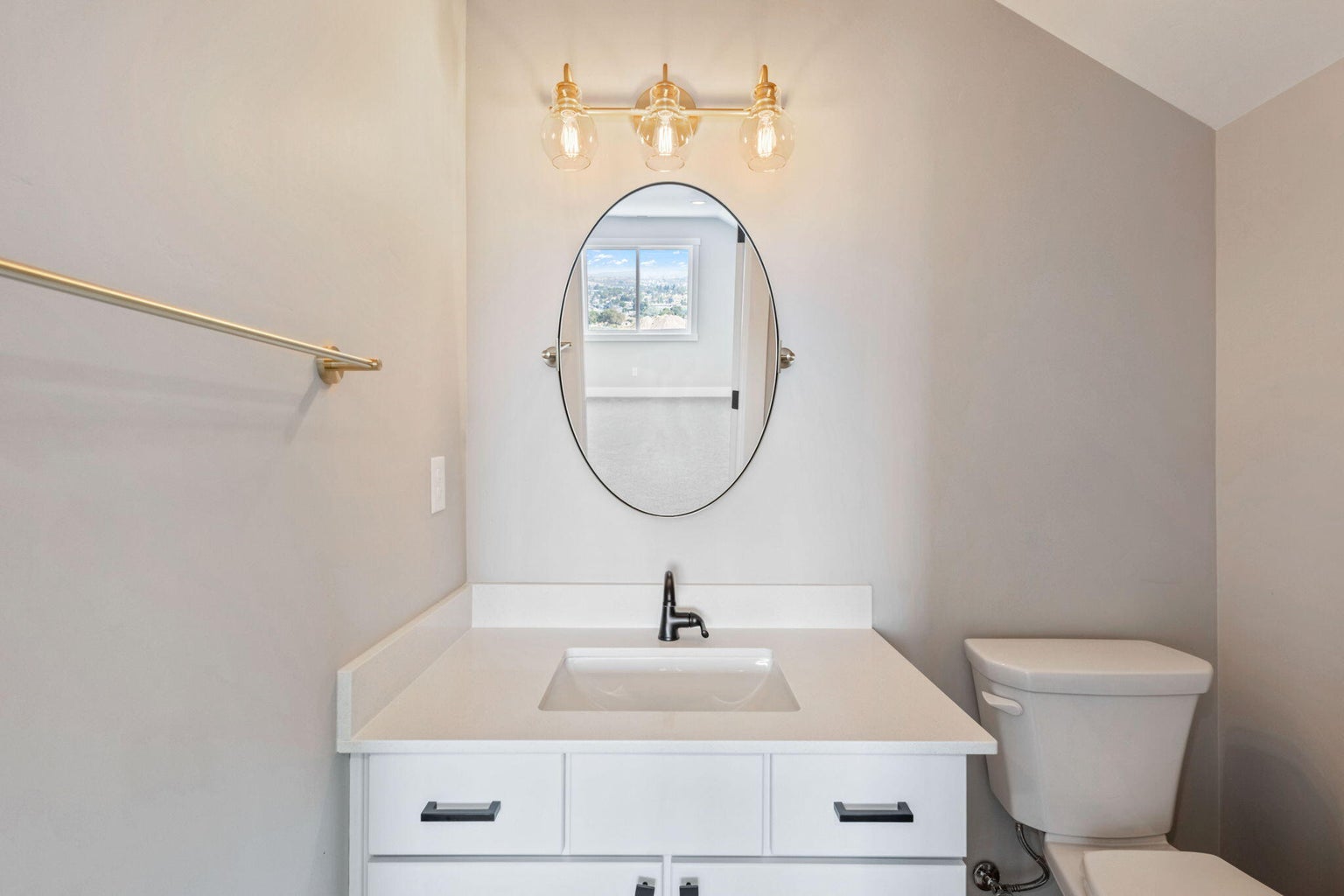 1/2 bath off bonus room