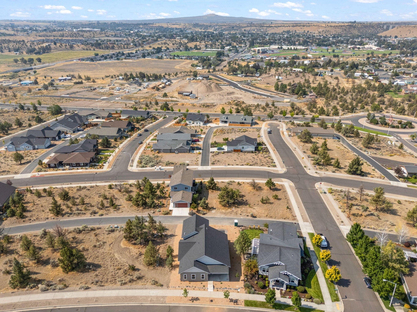 Photo of 420 SE Manzanita Drive 33 of 35