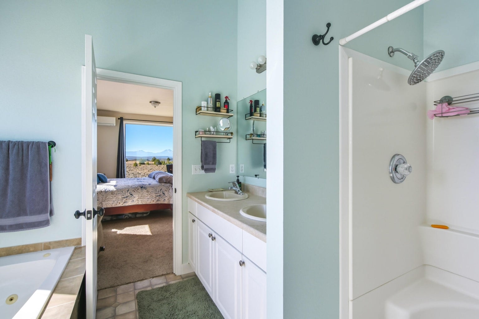 double vanity, shower/tub combo and jetted tub