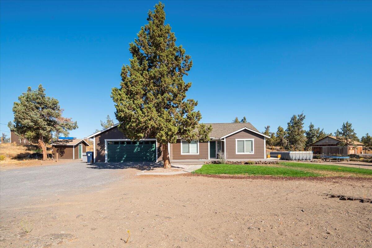 Photo of 5391 NW Frank Way 25 of 41
