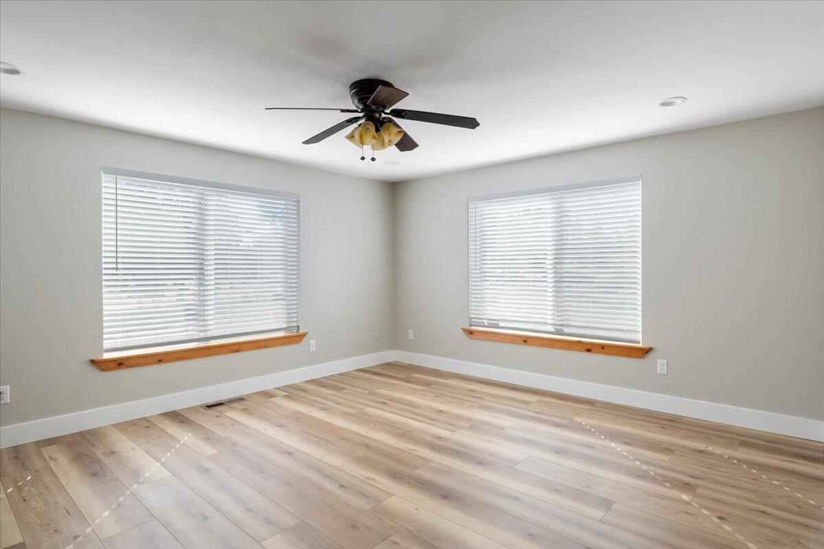 Photo of 5391 NW Frank Way 12 of 41