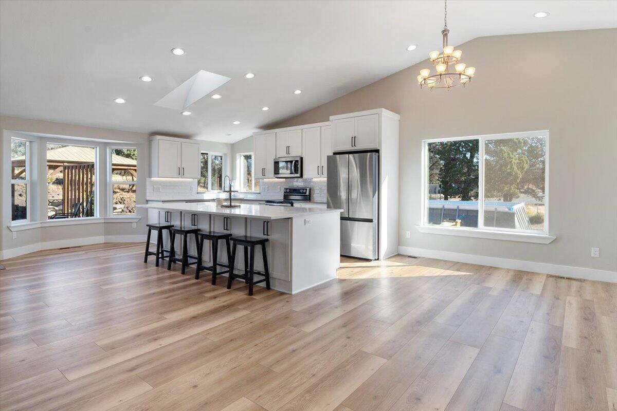 Photo of 5391 NW Frank Way 6 of 41