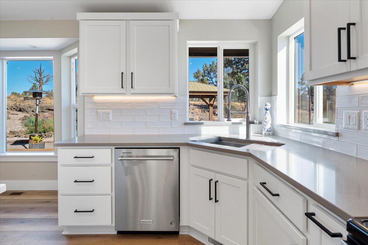 Photo of 5391 NW Frank Way 8 of 41