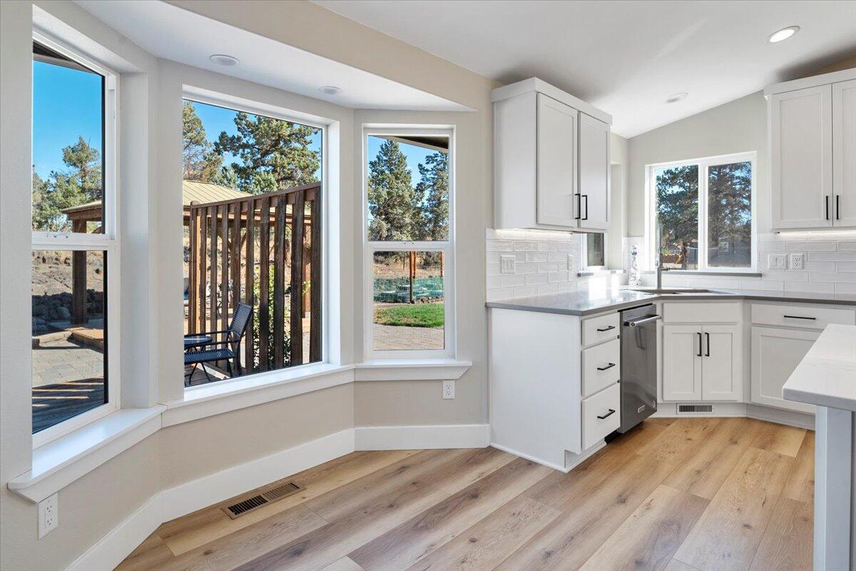 Photo of 5391 NW Frank Way 9 of 41