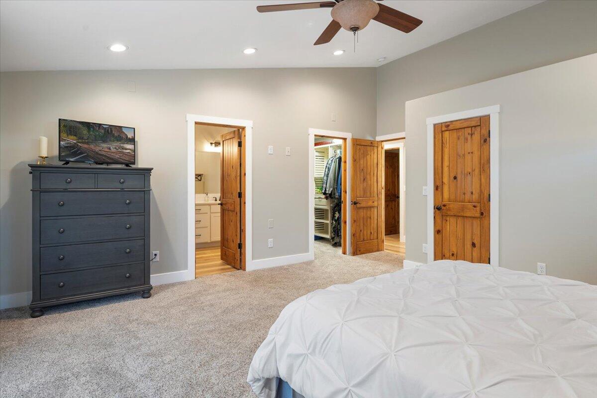 Photo of 5391 NW Frank Way 17 of 41