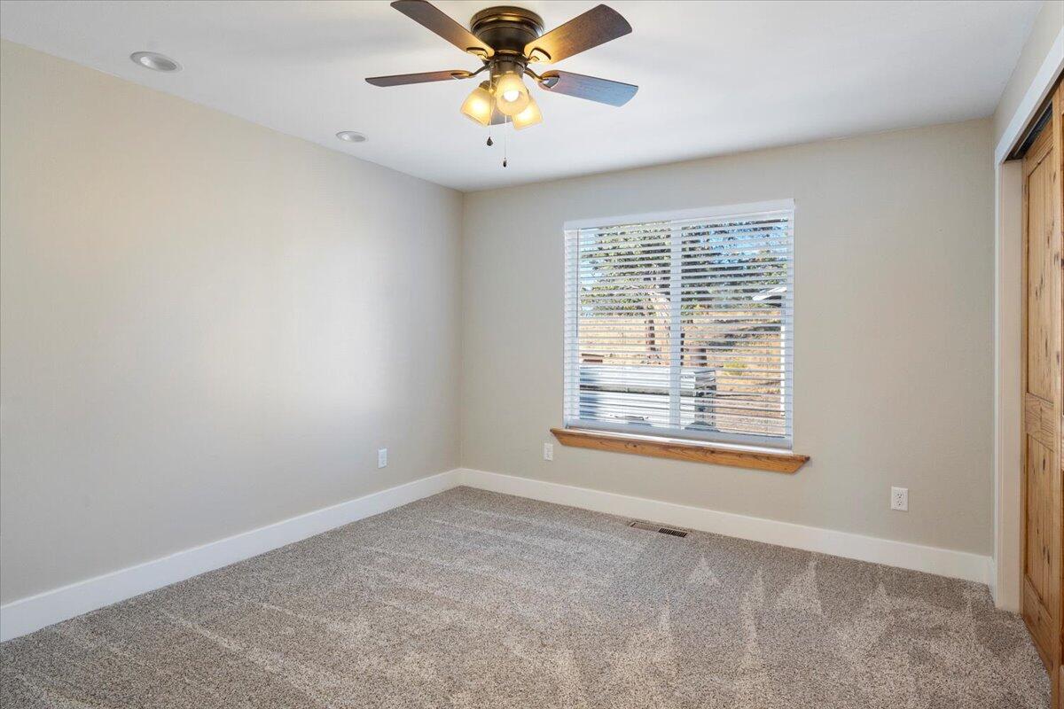 Photo of 5391 NW Frank Way 22 of 41