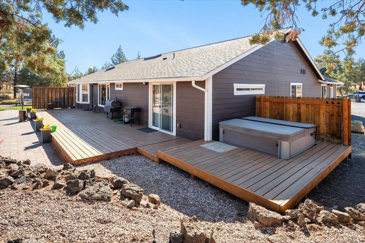 Photo of 5391 NW Frank Way 26 of 41