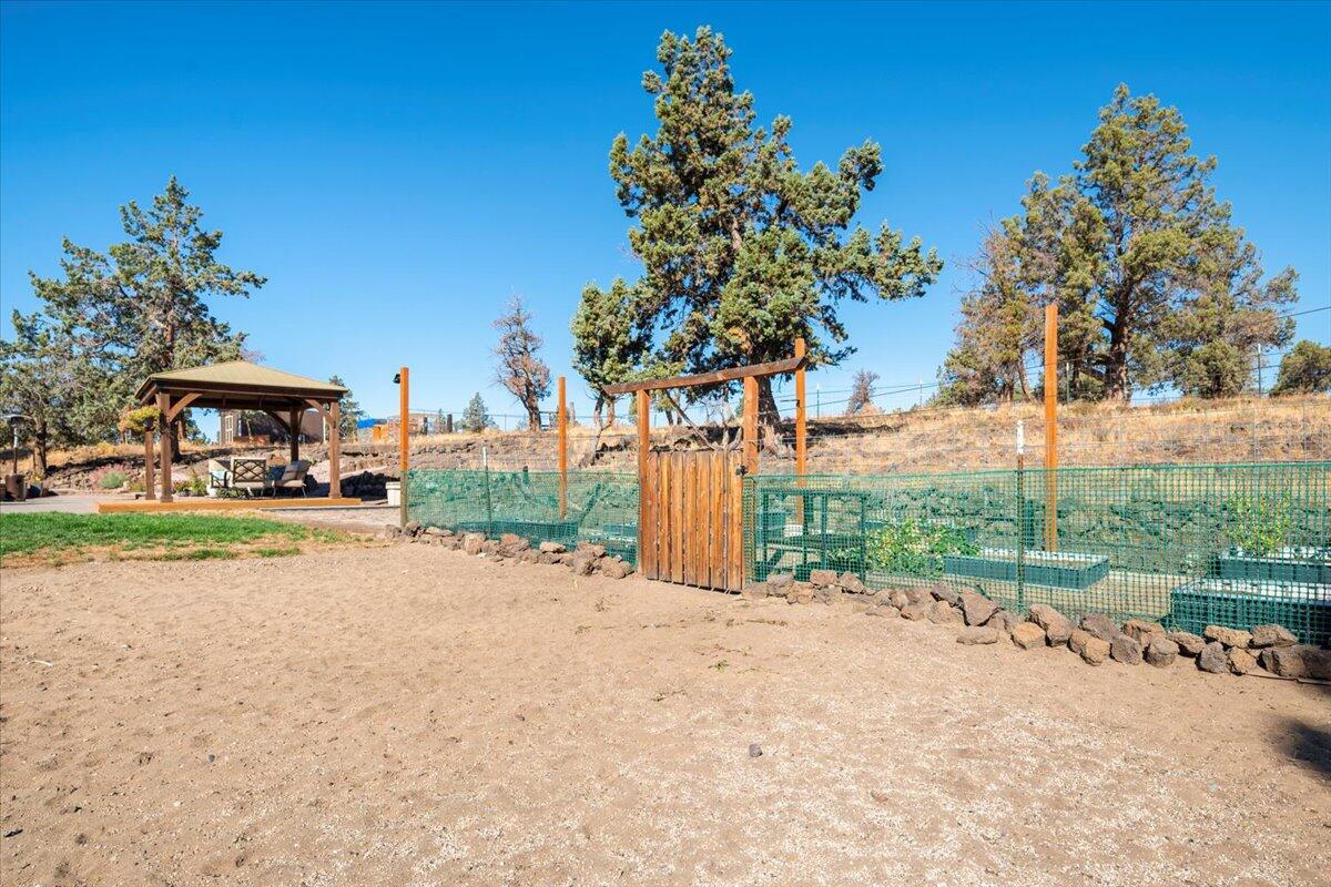 Photo of 5391 NW Frank Way 29 of 41