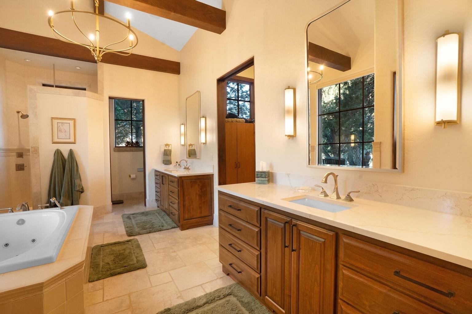 Photo of 11750 NE Canyons Ranch Drive 29 of 71
