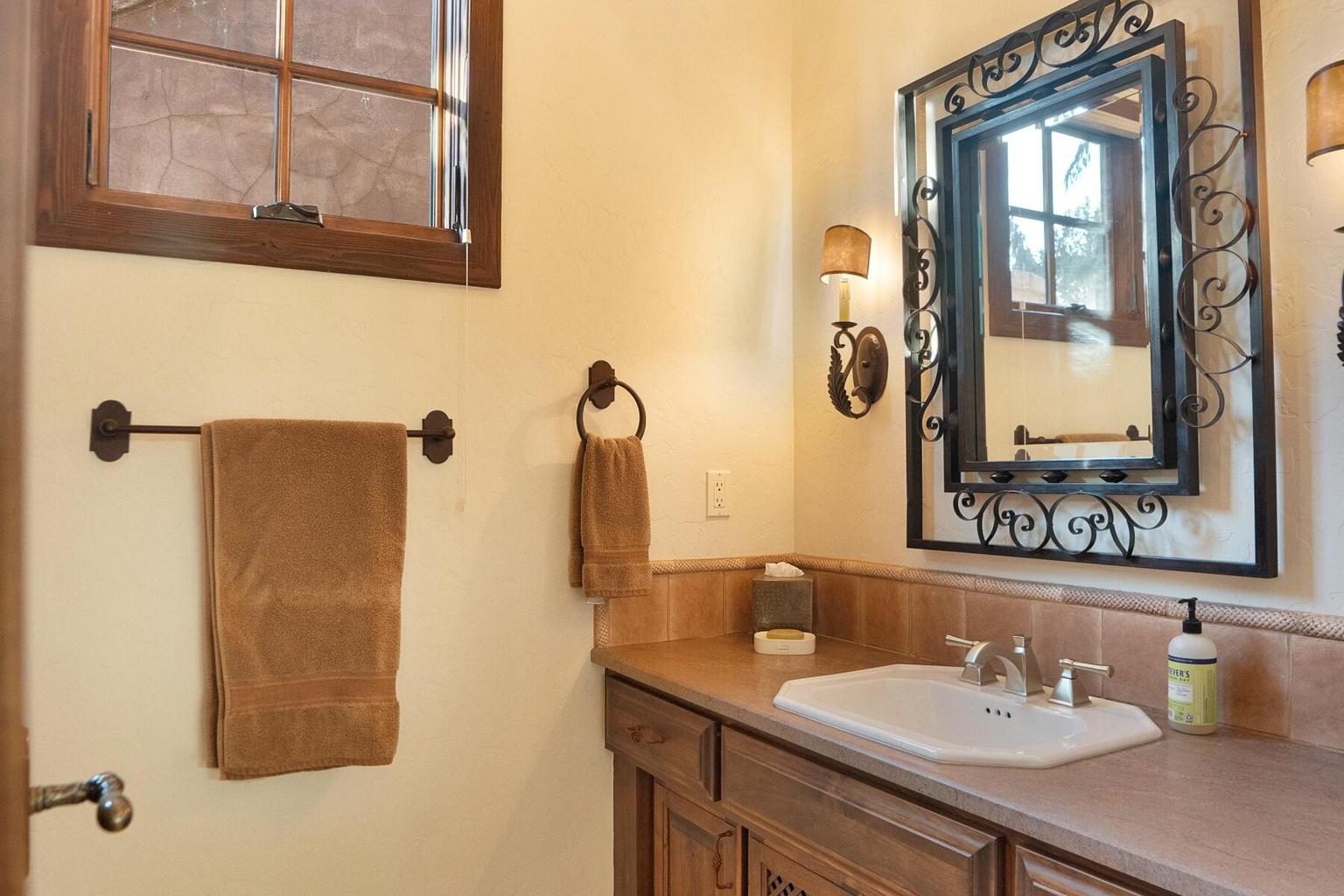 Photo of 11750 NE Canyons Ranch Drive 34 of 71