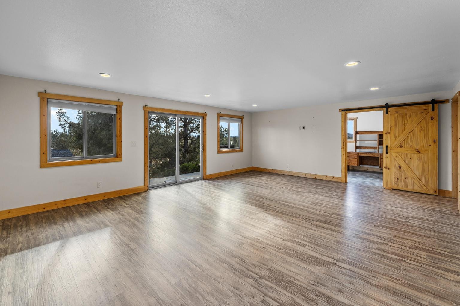Photo of 5203 NW Greenwood Avenue 22 of 50