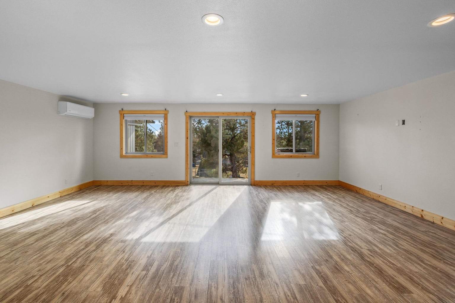 Photo of 5203 NW Greenwood Avenue 23 of 50