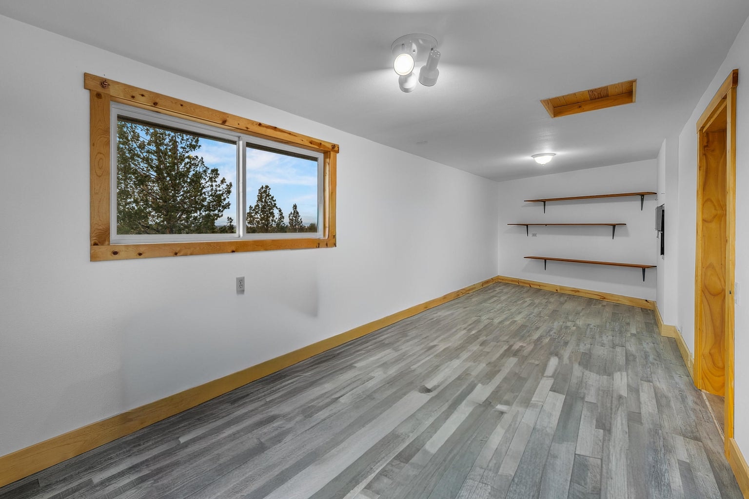 Photo of 5203 NW Greenwood Avenue 24 of 50