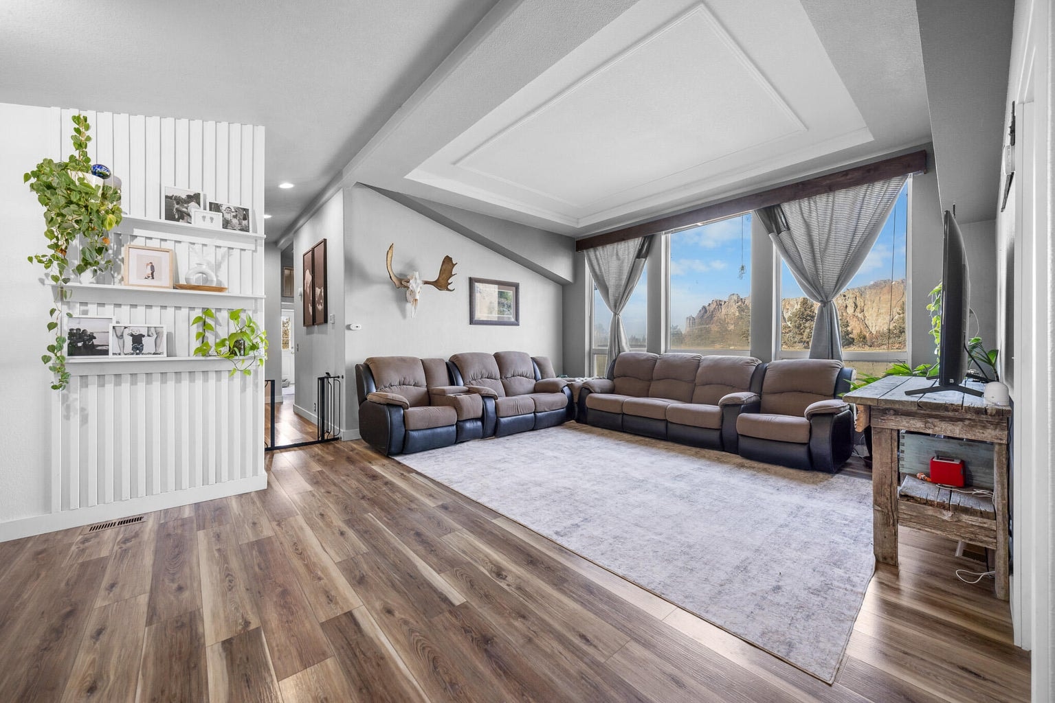 Photo of 2330 NE Wilcox Avenue 2 of 62