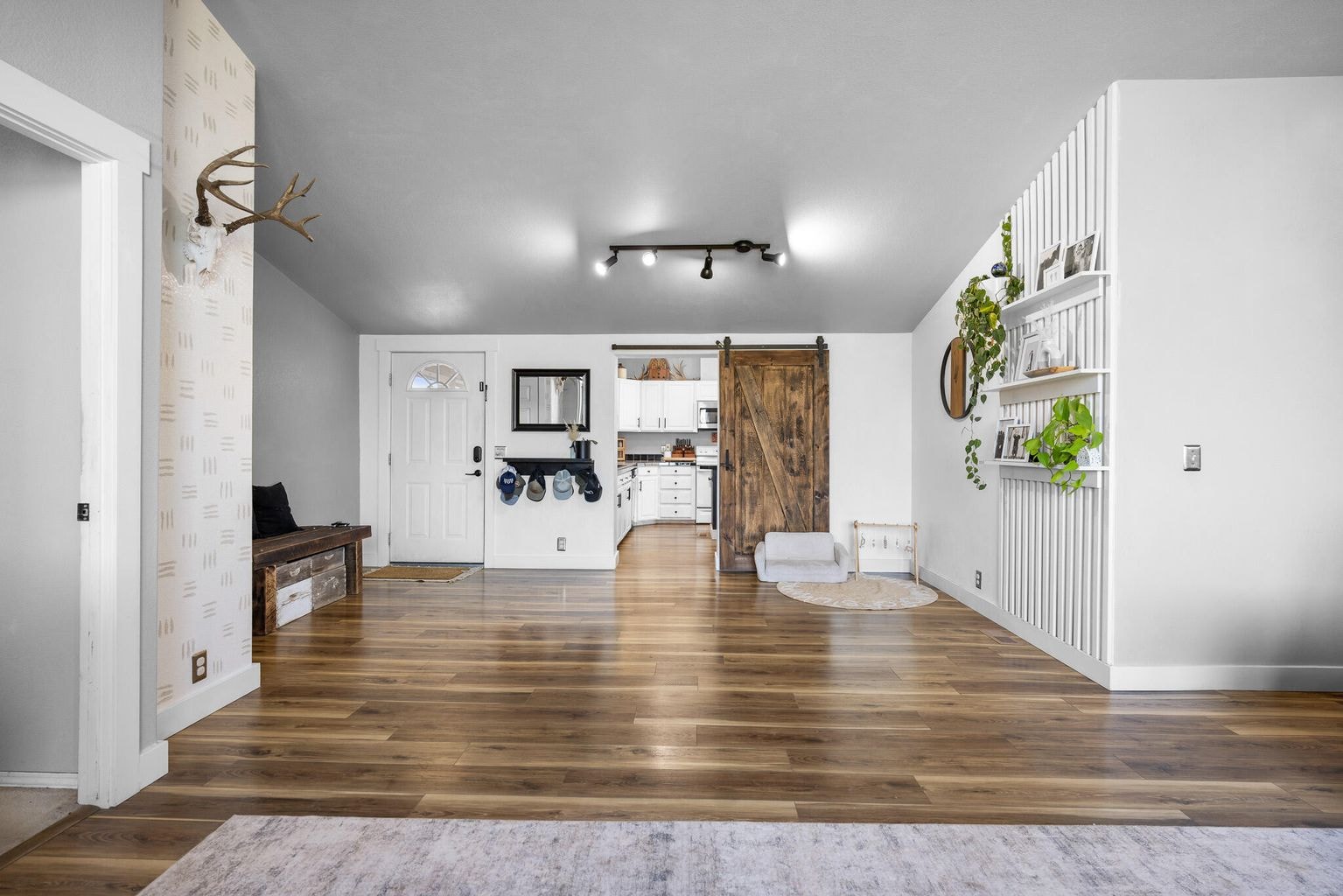 Photo of 2330 NE Wilcox Avenue 3 of 62