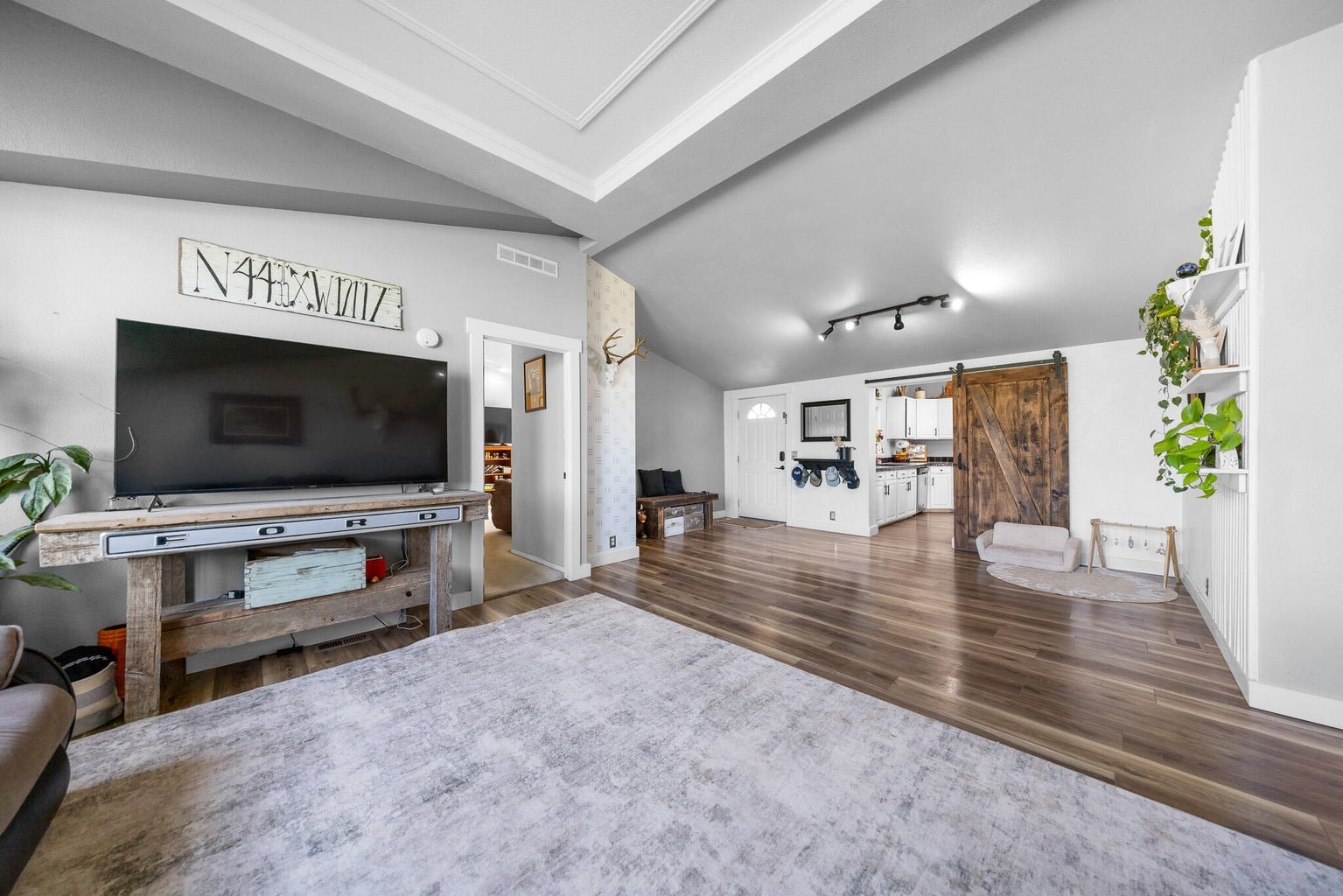 Photo of 2330 NE Wilcox Avenue 6 of 62
