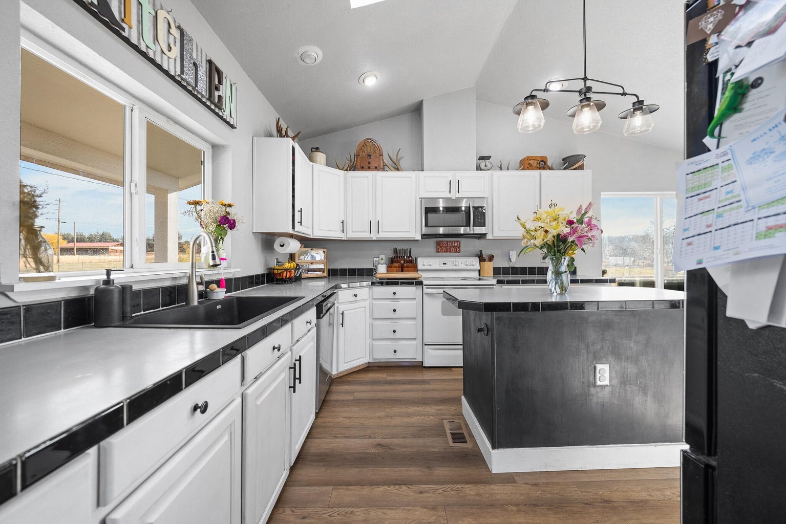 Photo of 2330 NE Wilcox Avenue 13 of 62