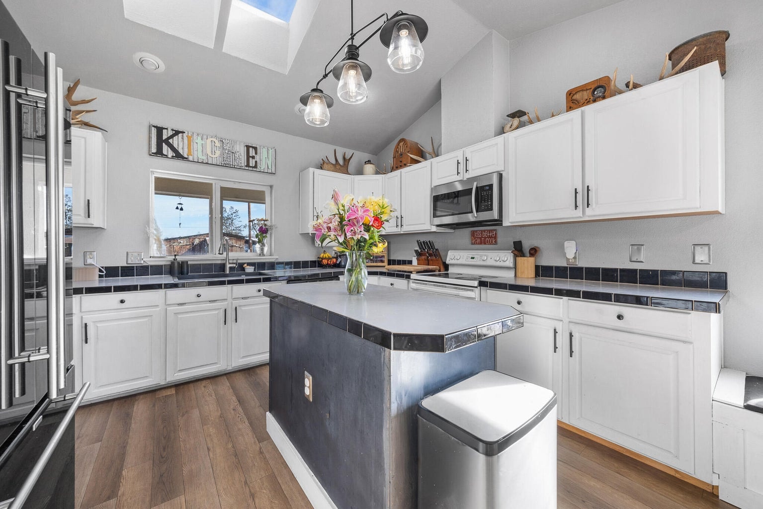 Photo of 2330 NE Wilcox Avenue 14 of 62