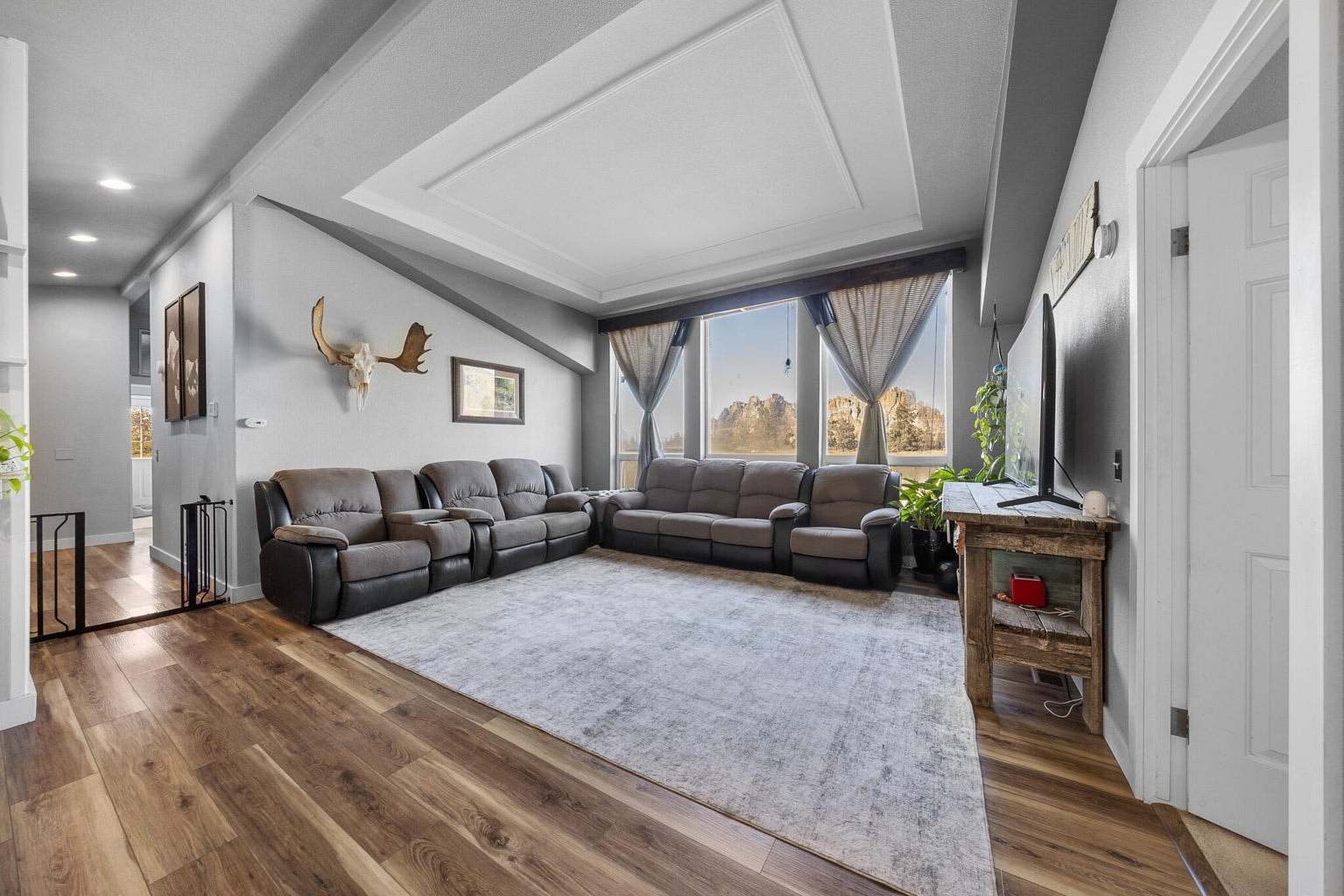 Photo of 2330 NE Wilcox Avenue 5 of 62
