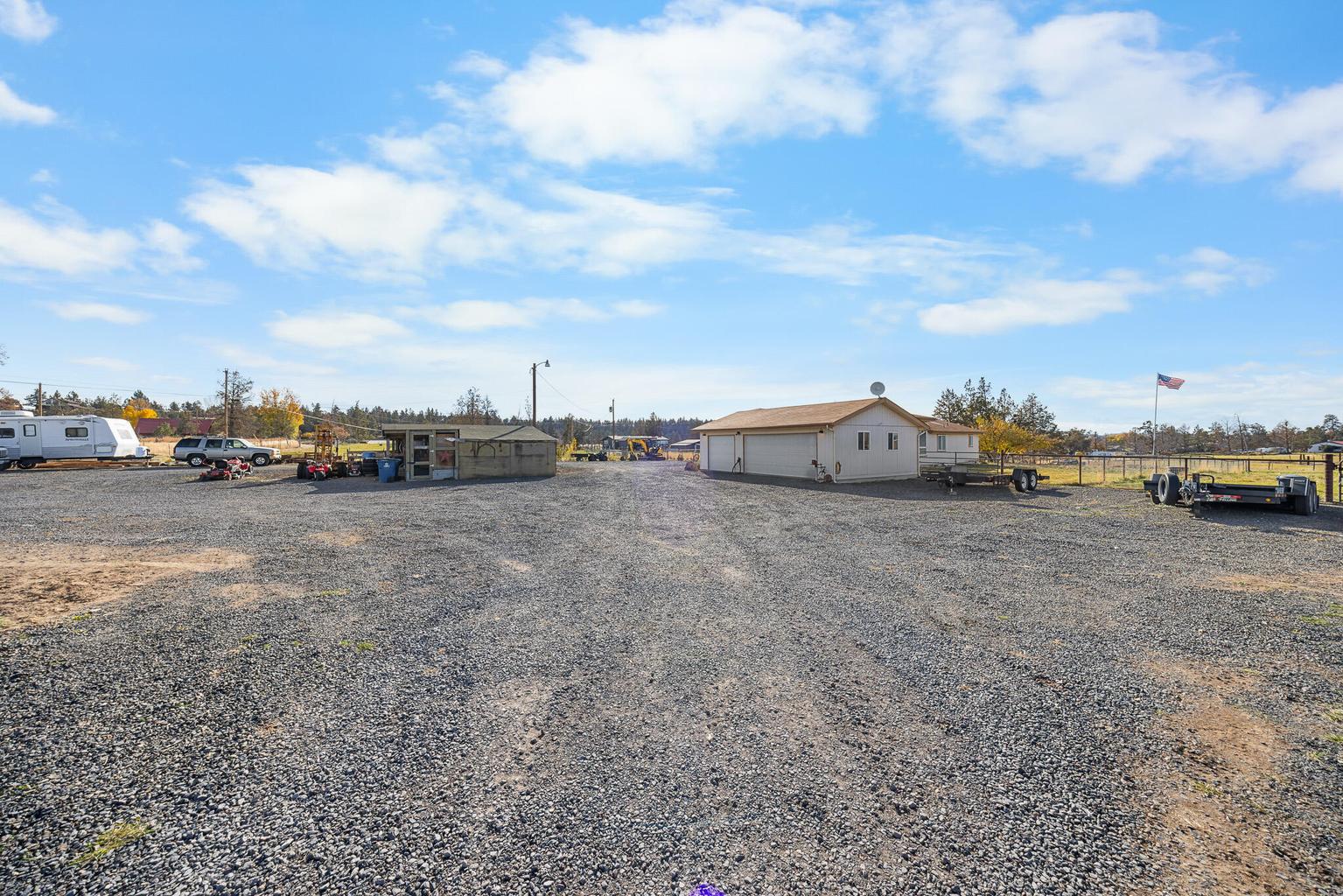 Photo of 2330 NE Wilcox Avenue 35 of 62
