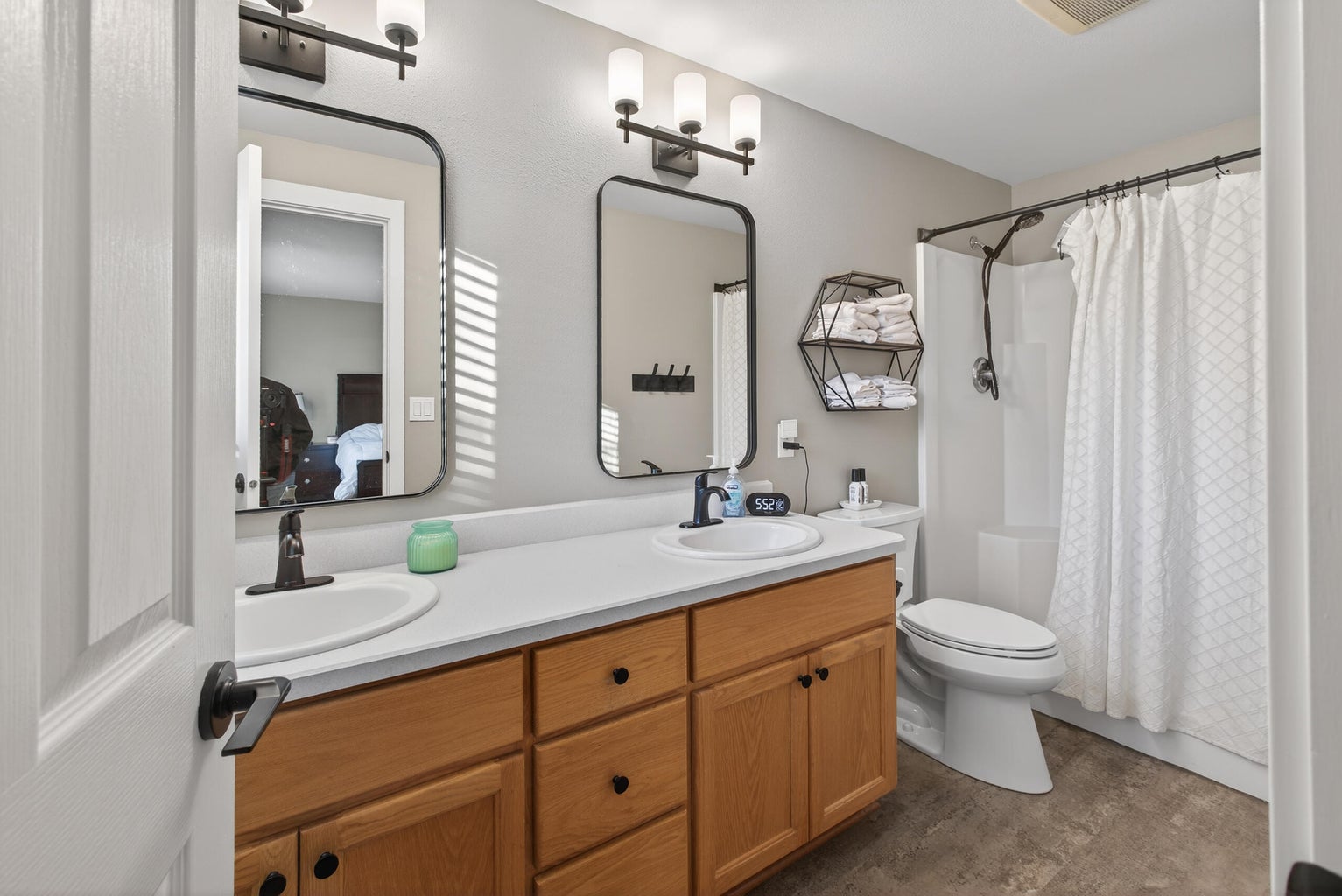 Photo of 4805 NW 57th Street 24 of 53