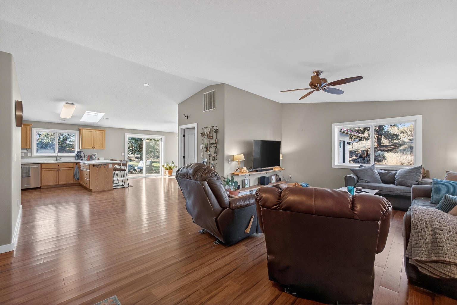 Photo of 4805 NW 57th Street 11 of 53