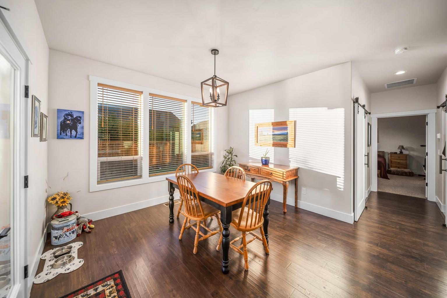 Photo of 465 SE Sumner Drive 12 of 26