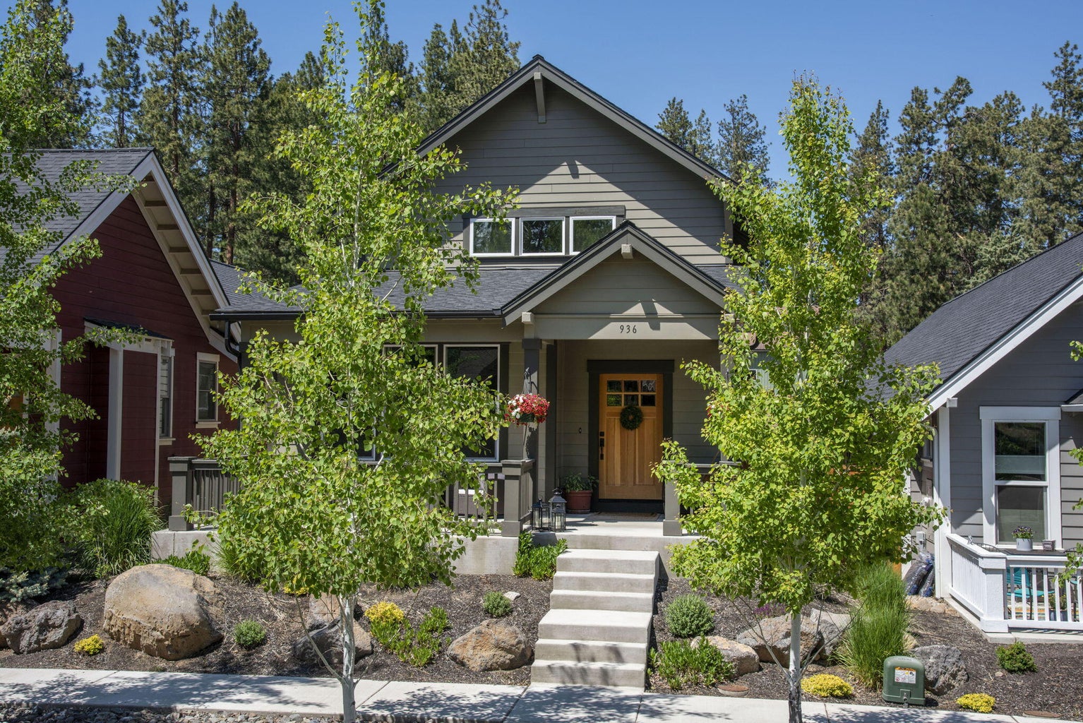 Photo of 936 E Black Butte Avenue 1 of 36