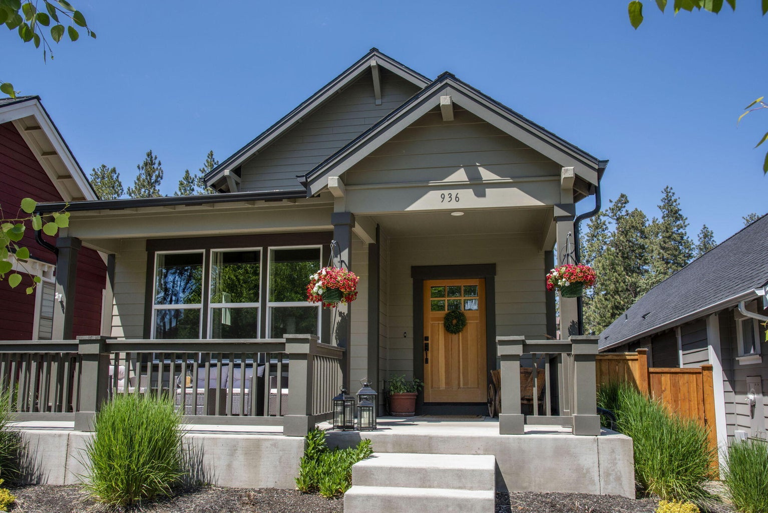Photo of 936 E Black Butte Avenue 2 of 36