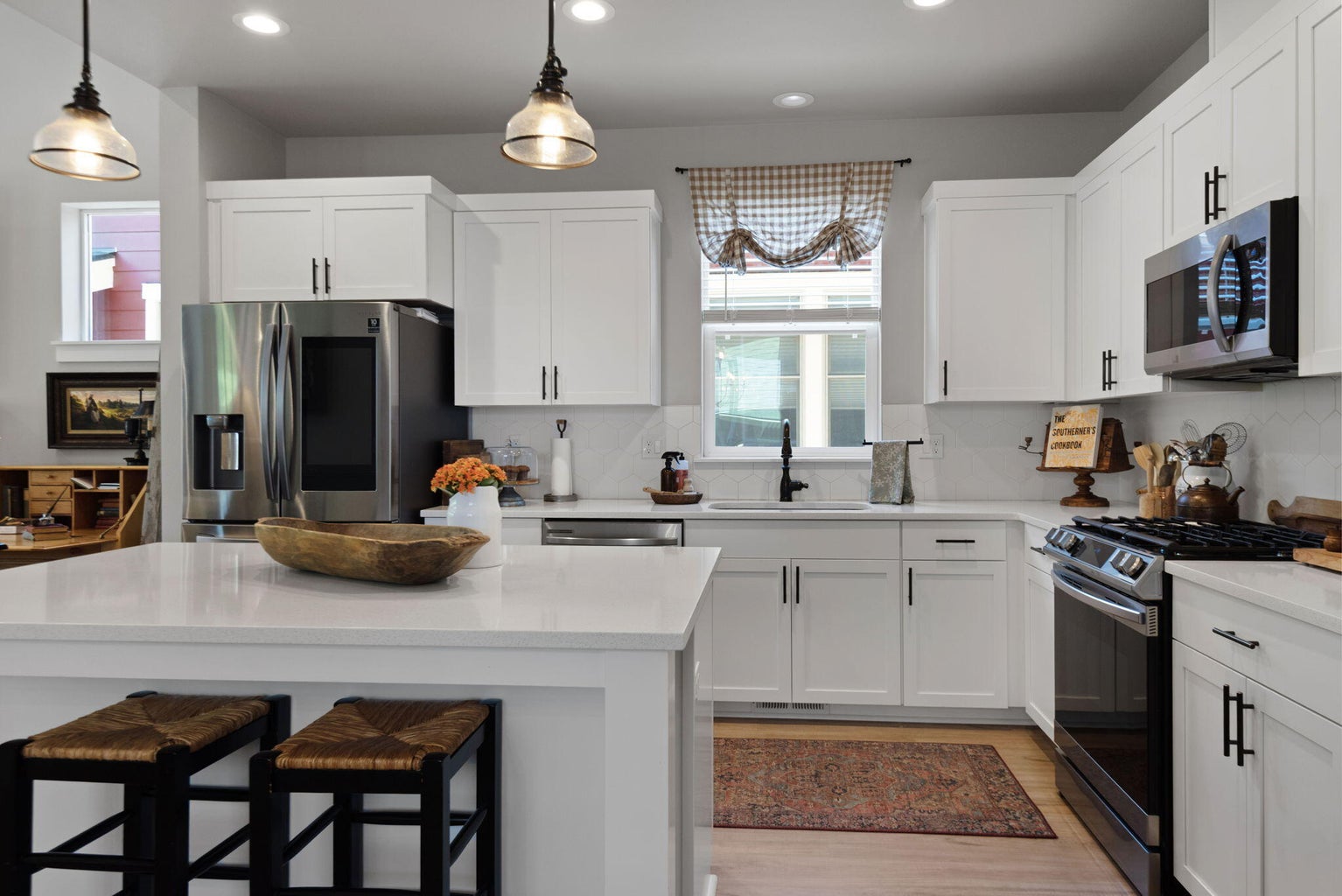 Photo of 936 E Black Butte Avenue 12 of 36