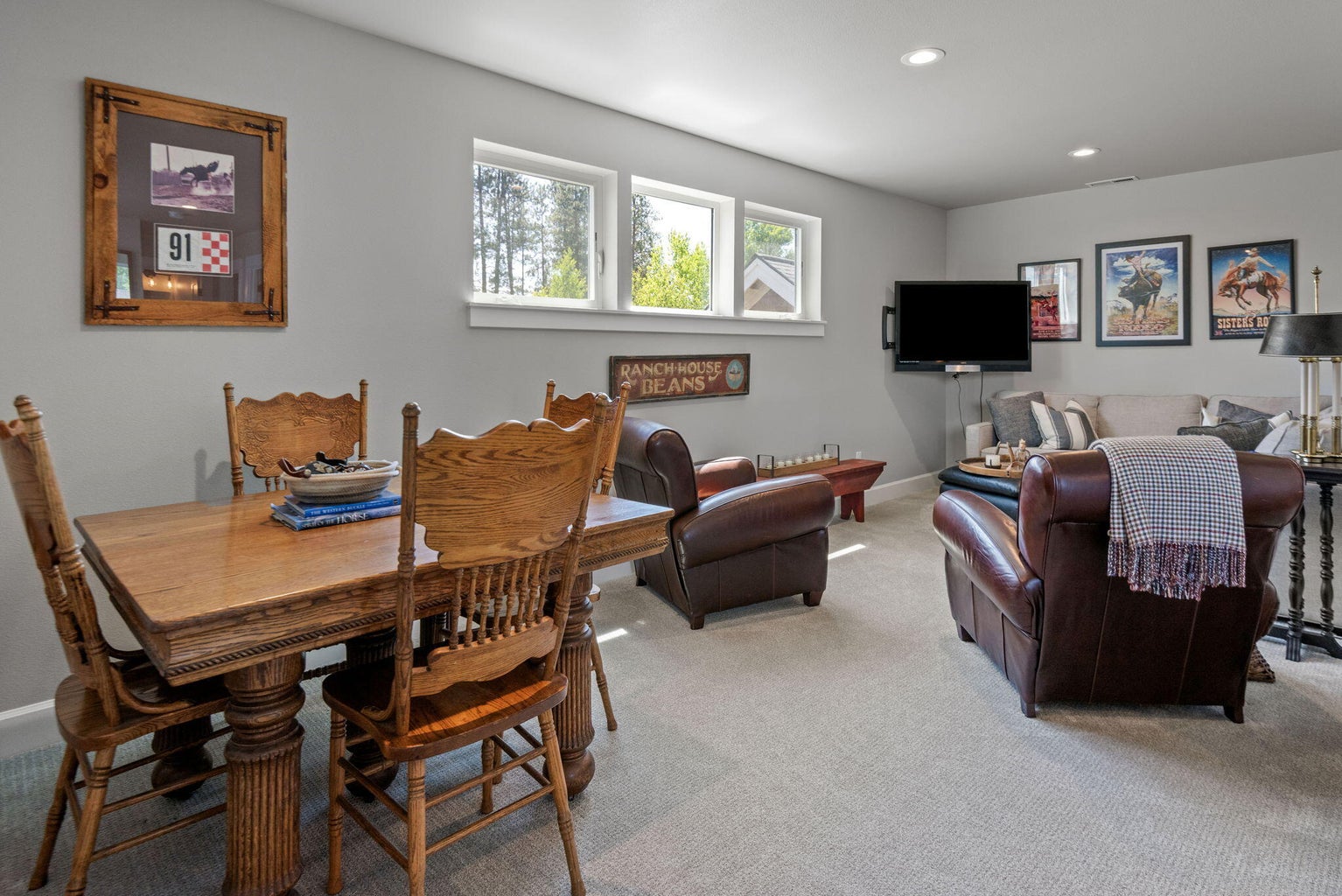 Photo of 936 E Black Butte Avenue 23 of 36
