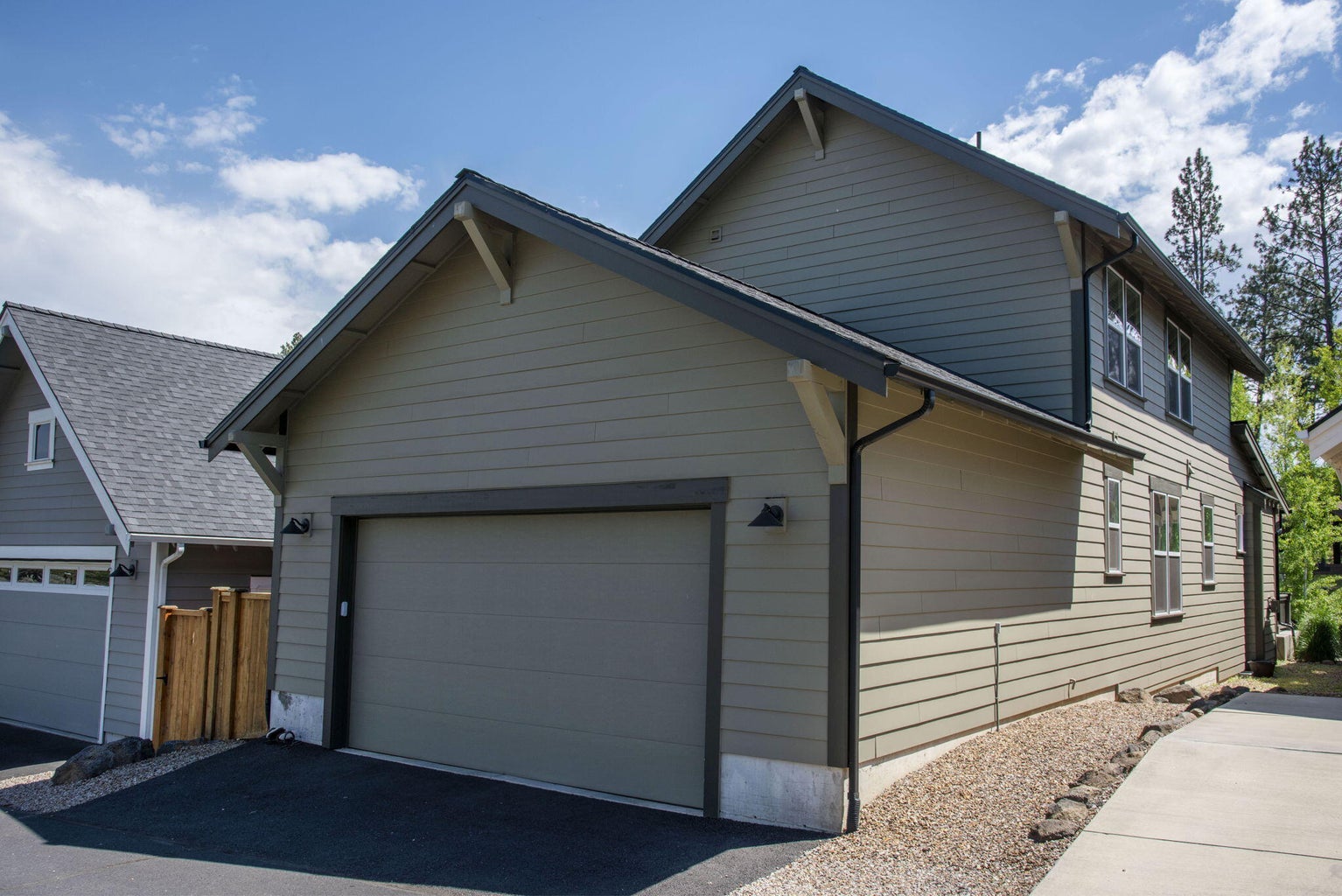 Photo of 936 E Black Butte Avenue 31 of 36