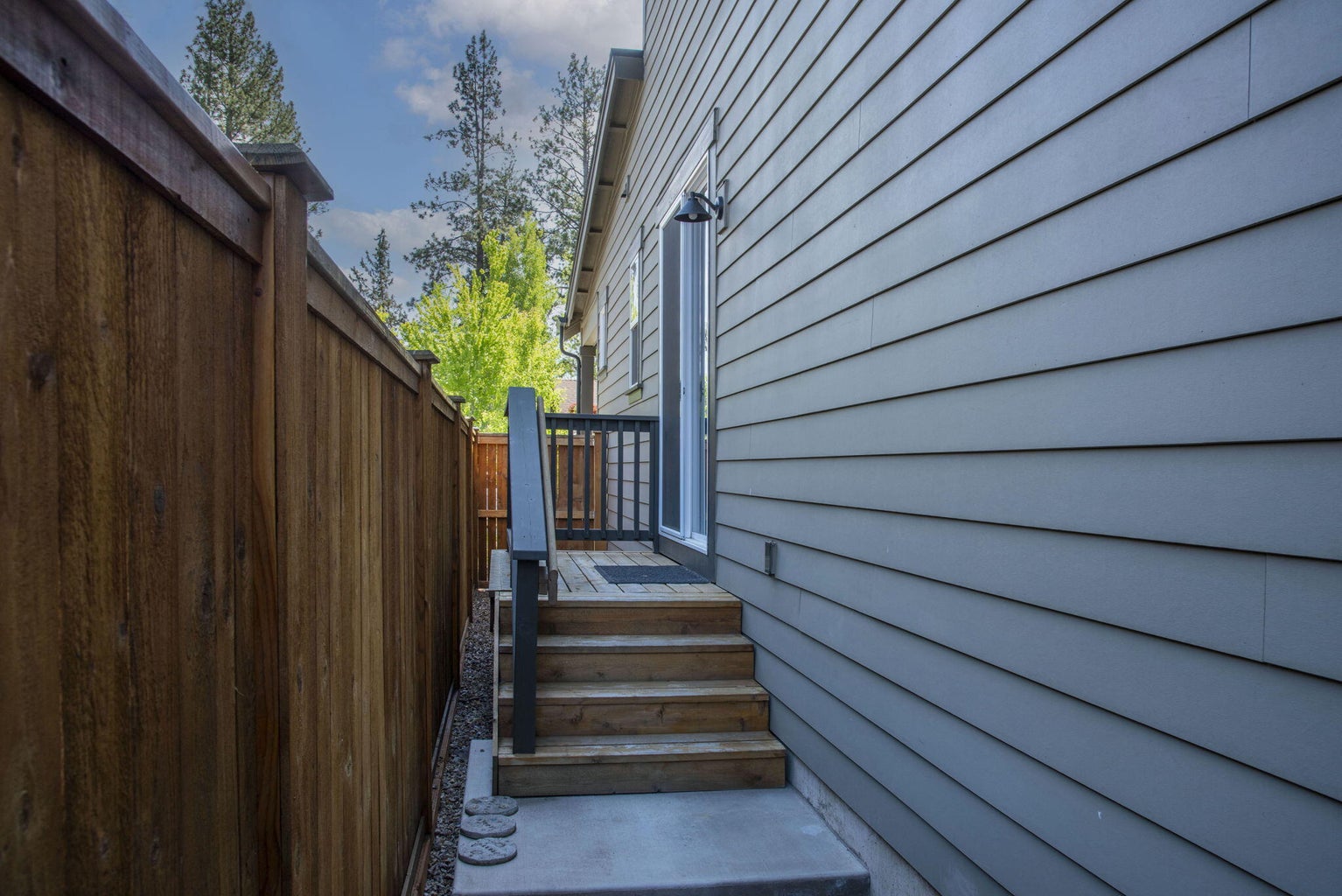 Photo of 936 E Black Butte Avenue 32 of 36