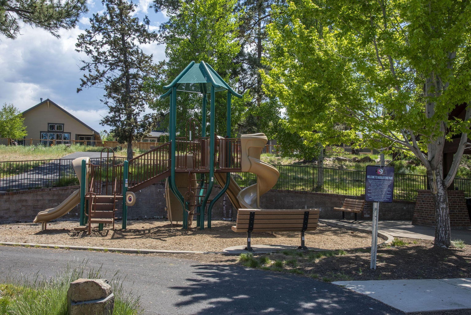 Photo of 936 E Black Butte Avenue 35 of 36