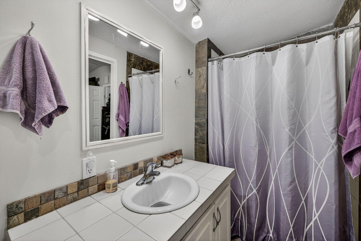 Primary bath